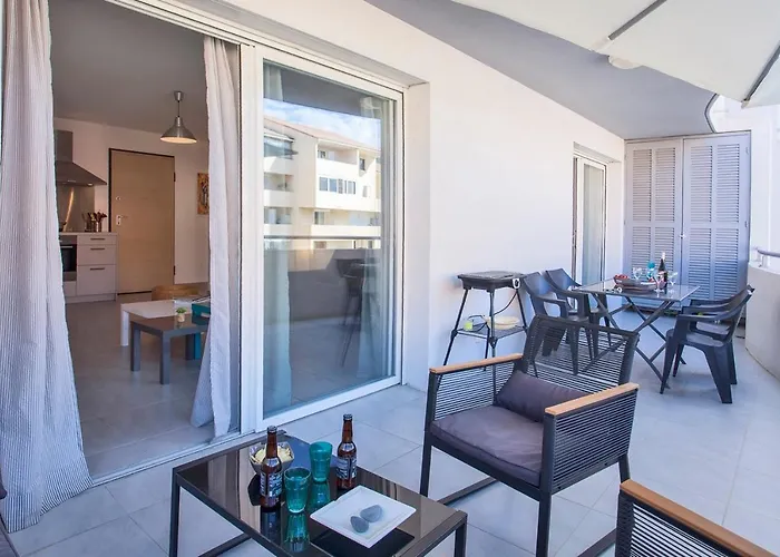 L'orangeraie Calvi Centre A 300m De La Et Du Port Parking Prive Кальви