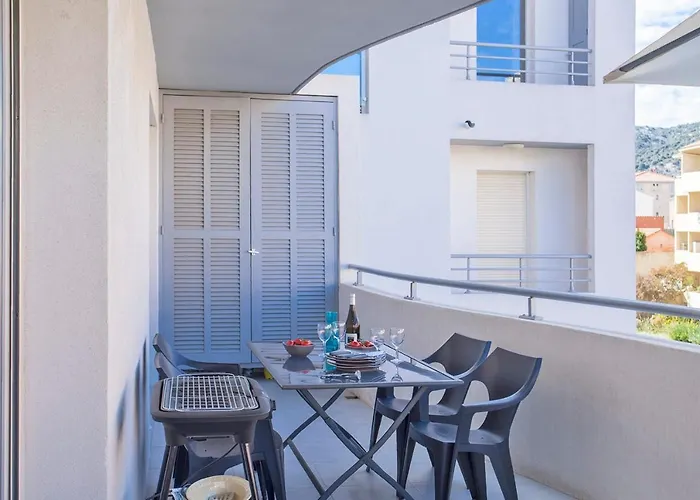 L'orangeraie Calvi Centre A 300m De La Et Du Port Parking Prive Кальви